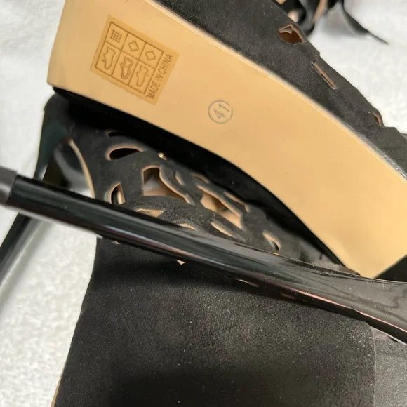 SOLD SOLD SOLD SOLD SOLD SOLD
Black Leather Lace Up Women's Stiletto Boots - Picture 8 of 11